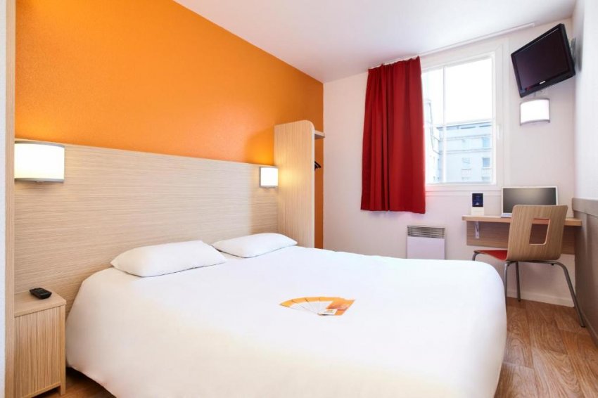 HOTEL PREMIERE CLASSE PARIS OUEST PONT DE SURESNES **